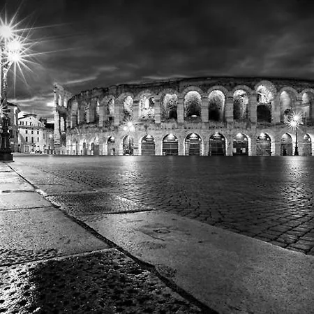 Konukevi Living Arena Verona