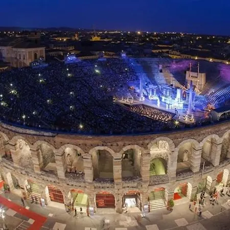 Living Arena بيت ضيافة